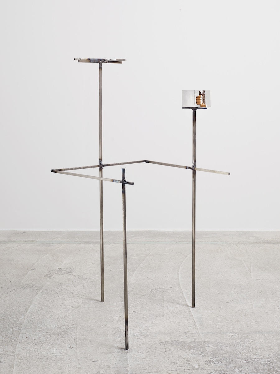 35_SF_Long Distance_Avant-propos_(CHAISE_0001_CIGARETTES)_©FredMargueron_2024 copie